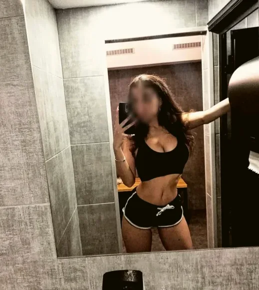 Cara, 31