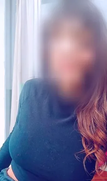 Charlotte, 33