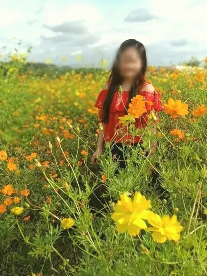 Claudia, 29