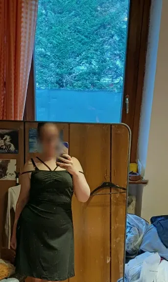 Diana, 27