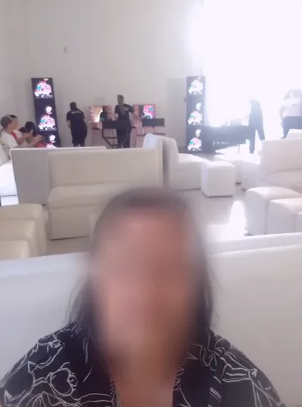 Ela, 36