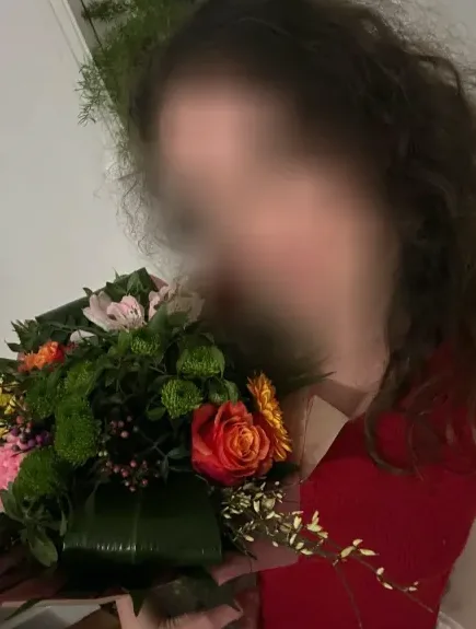 Helena, 39