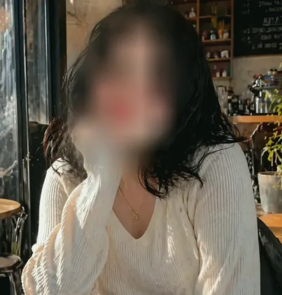 Isabell, 25
