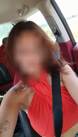 Julia, 32