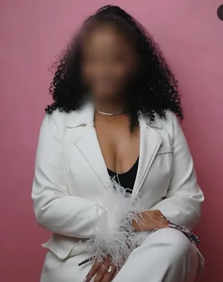 Özlem, 39