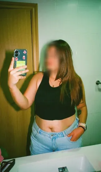 Sandra, 28