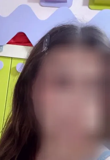 Sophie, 33