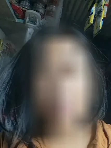 Vanessa, 32